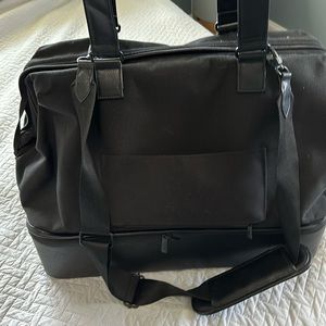 BEIS Weekender Convertible travel bag in black - barely used. Like new!